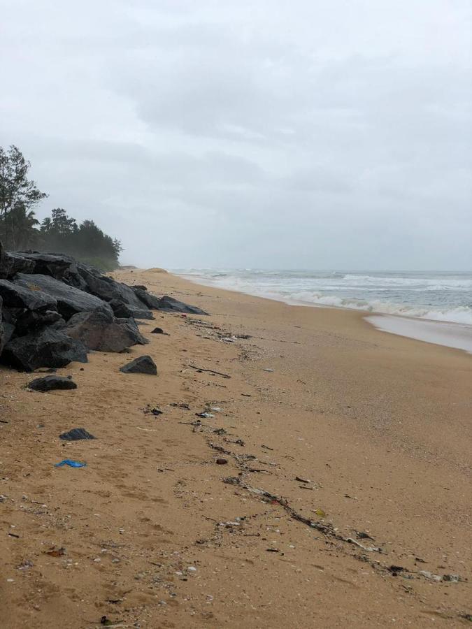 Saffronstays Blue Flag House, A 3-Bdr Beachfront Villa In Hejamady Mangalore Bagian luar foto